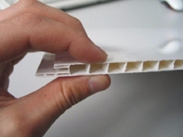 Чим обшити балкон зсередини — 5 сучасних рішень