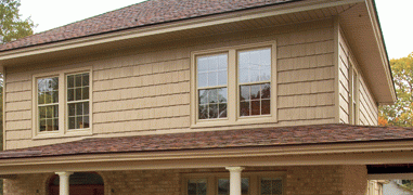 Чим відрізняється сайдинг під тріску і дранку від інших фасадних оздоблювальних матеріалів