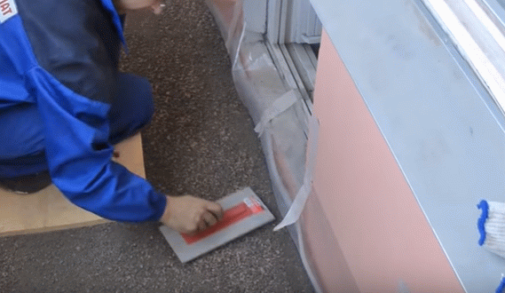 Як зробити підлогу на балконі — 3 найкращих варіанти і їх особливості