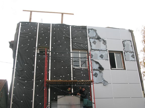 Композитні панелі для фасадів: види та особливості монтажу Композитні панелі для фасадів: види та особливості монтажу