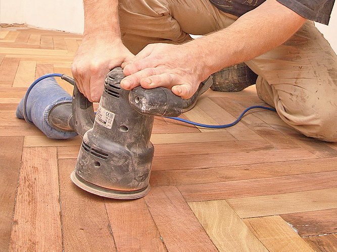 Як правильно взяти в оренду шліфувальну машину для паркету і не испорить підлога