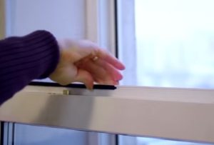 Як вибрати і замінити ущільнювач для пластикових вікон: 4 основних виду