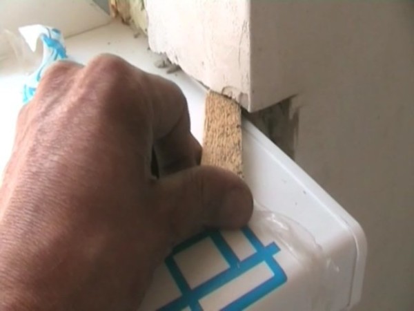 Як виконується установка пластикових підвіконь: правильна послідовність процесу в 5 етапів