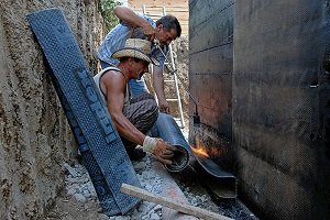 Гідроізоляція стрічкового фундаменту своїми руками: для чого потрібна і як правильно зробити