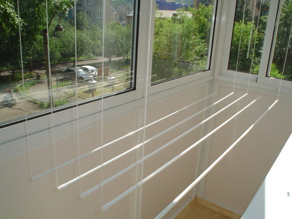 Стельова сушарка для білизни на балкон — 25 етапів самостійної установки