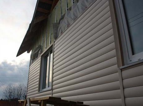 Вініловий сайдинг під колоду: правила монтажу Вініловий сайдинг під колоду: правила монтажу