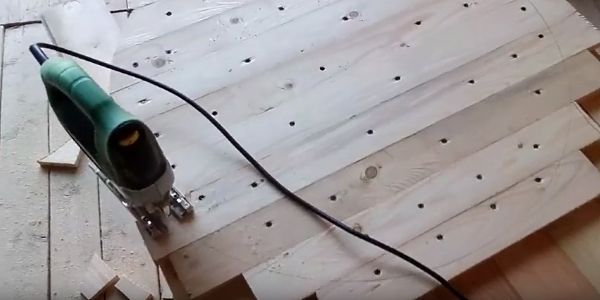 Як зробити круглий стіл: ідеї, матеріали, покрокова інструкція, фото і відео