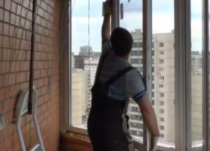 Засклення балконів в хрущовці: наводимо балкон в порядок за 3 кроки