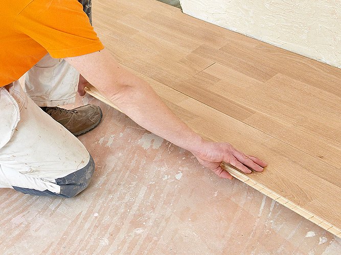 Інструкція з укладання паркетної дошки — від підготовки до монтажу