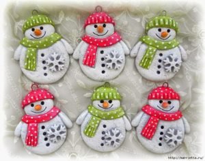 Новорічні ялинкові іграшки своїми руками: оригінальні та прості ідеї створення прикрас до свята