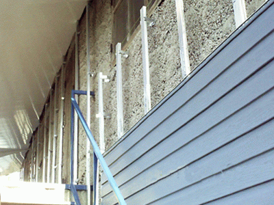 Чим різати вініловий сайдинг при проведенні робіт по збірці покриття Чим різати вініловий сайдинг при проведенні робіт по збірці покриття