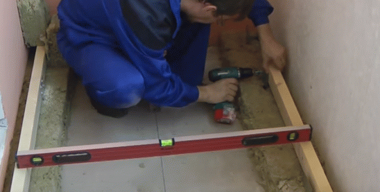 Як зробити підлогу на балконі — 3 найкращих варіанти і їх особливості