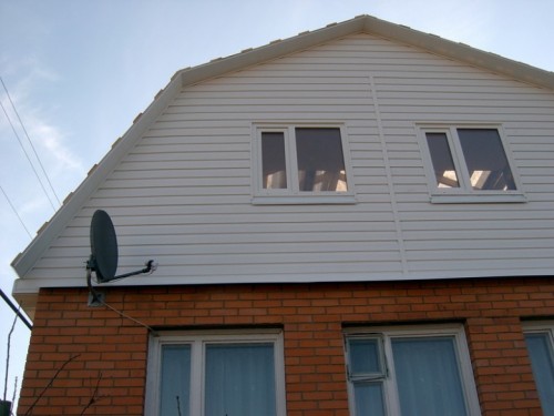 Оздоблення сайдингом фронтону своїми руками – поради та рекомендації від майстрів
