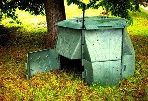 Компостер садовий з кришкою: огляд різновидів і способи виготовлення своїми руками