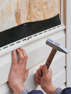 Обшивка деревяного будинку сайдингом своїми руками – поради по монтажу Обшивка деревяного будинку сайдингом своїми руками – поради по монтажу