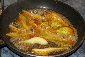 Мрія ласунів — десерт Карамелизованная груша: покрокове керівництво і відеорецепт смачного пирога