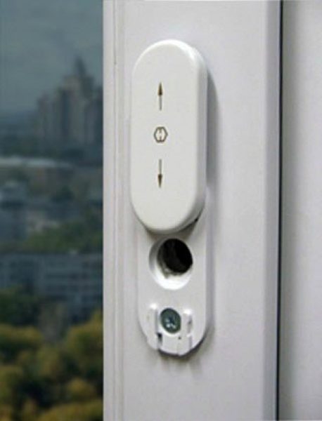 Замки на пластикові вікна від дітей та інші ефективні засоби безпеки: 6 основних видів