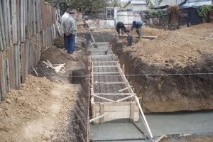 Стрічковий фундамент своїми руками — покрокова інструкція