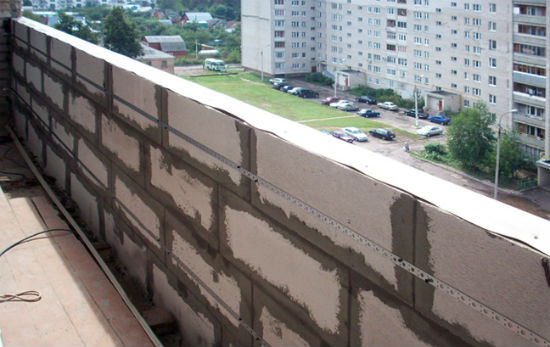 Покроковий ремонт лоджії: 2 варіанти чистової обробки для починаючого майстра