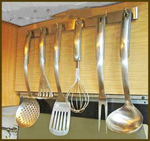 Монтаж кухонного приладдя