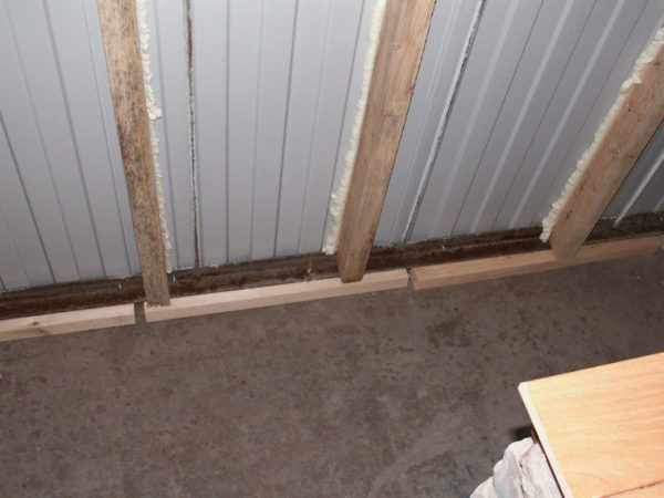 Покроковий ремонт лоджії: 2 варіанти чистової обробки для починаючого майстра