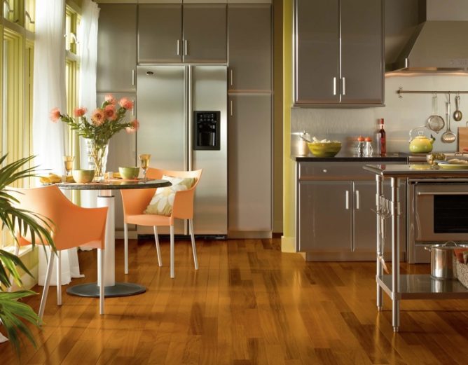 Паркетна дошка на кухні — відгуки з перших рук