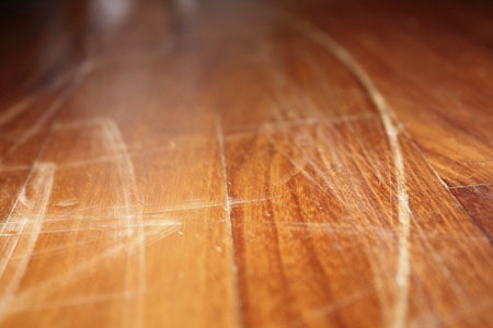 Як і чим мити ламінат: кілька секретів по догляду за ламінатом