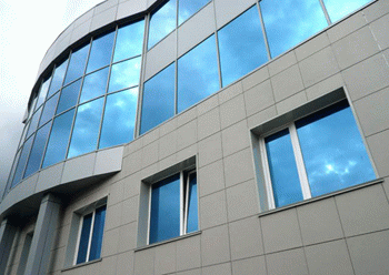 Оздоблення фасаду будинку панелями: огляд матеріалів і технологій