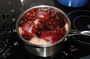 Як правильно варити буряк: прості способи варіння і відео інструкція