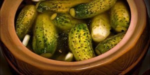 Засолювання хрумких огірків на зиму: секрети смачного соління