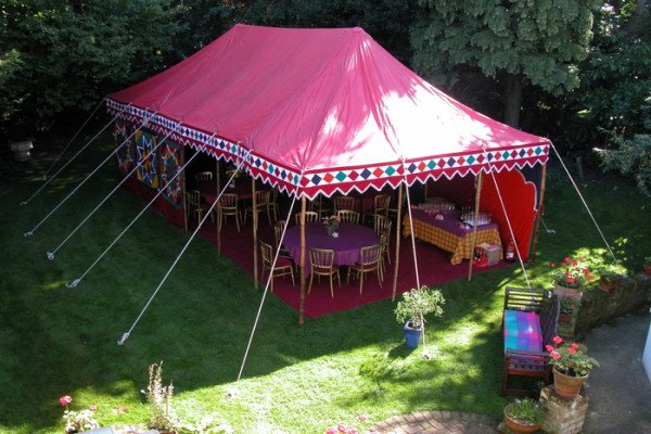 Тенти для дачі — види тентових матеріалів і тканин