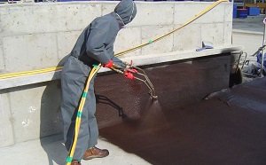 Гідроізоляція стрічкового фундаменту своїми руками: для чого потрібна і як правильно зробити