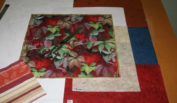 Як відреставрувати стіл з допомогою декупажу: ідеї, покрокова інструкція, фото і відео