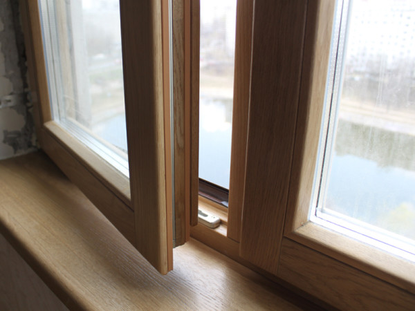 Деревяні вікна веранди — 9 незаперечних достоїнств і 3 ключових недоліки