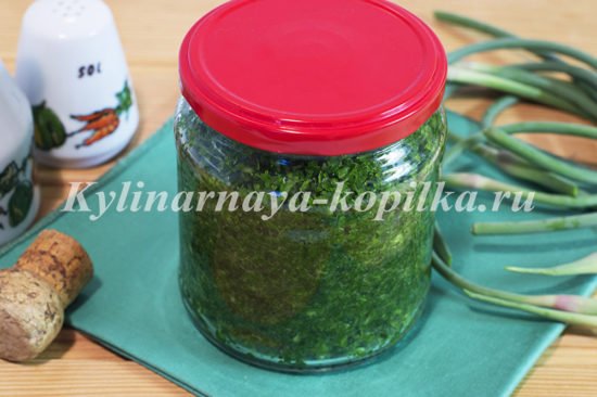 Закуска з часникових стрілок через мясорубку Закуска з часникових стрілок через мясорубку