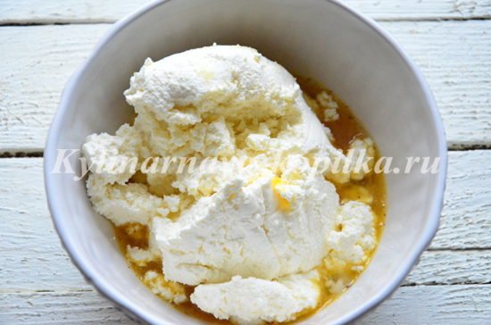 Сирники з сиру з родзинками: рецепт з фото покроково
