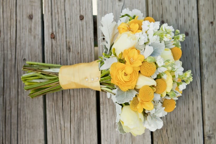 Жовтий букет нареченої: фото та ідеї оформлення Жовтий букет нареченої: фото та ідеї оформлення