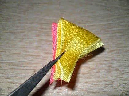 Канзаші квітка з атласних стрічок   майстер клас для початківців майстринь