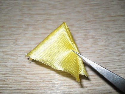 Канзаші квітка з атласних стрічок   майстер клас для початківців майстринь