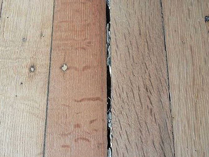 Ефективні способи закрити щілини в підлозі Ефективні способи закрити щілини в підлозі