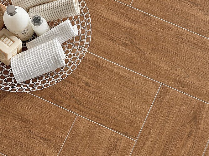 Плитка, стилізована під паркет — поговоримо про переваги