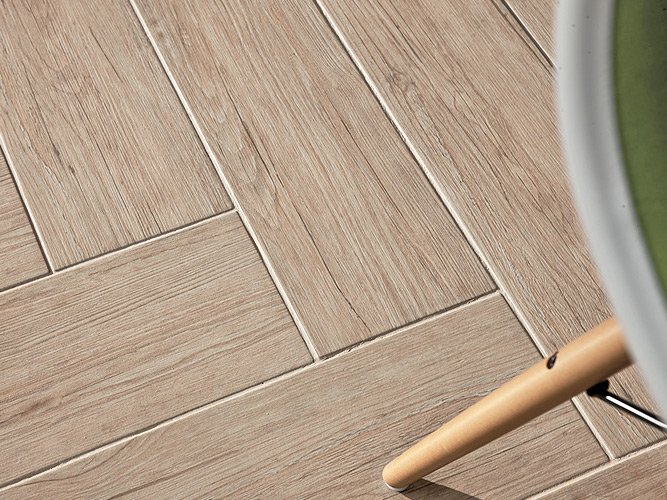 Плитка, стилізована під паркет — поговоримо про переваги