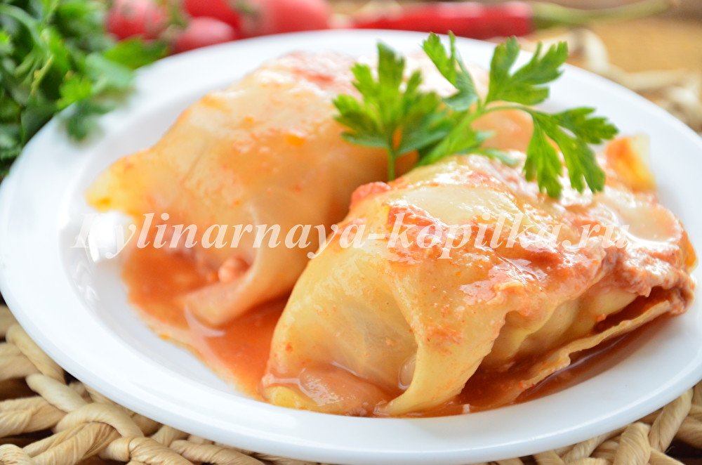 Голубці з молодої капусти: рецепт покроково з фото