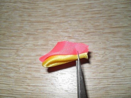Канзаші квітка з атласних стрічок   майстер клас для початківців майстринь