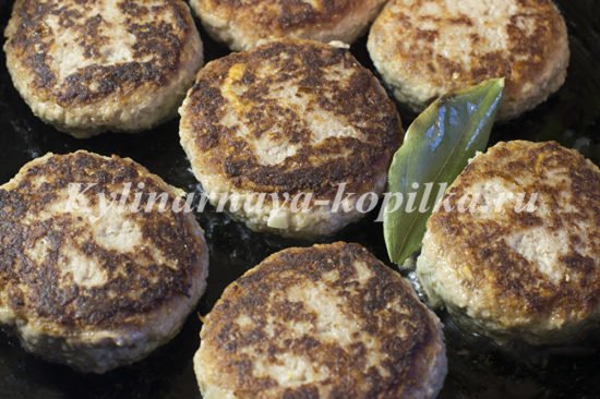 Соковиті котлети з яловичого фаршу: рецепт з фото Соковиті котлети з яловичого фаршу: рецепт з фото