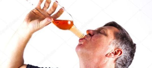 Алкогольний бальзам: як правильно пити напій на травах з фортецею 40   45 градусів, готуємо коктейлі і вживаємо в чистому вигляді