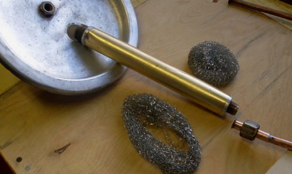 Царга для самогонного апарату: як своїми руками зробити порожнисту трубку, замінюючу сухопарник, для чого потрібно проводити її утеплення, як розрахувати довжину Царга для самогонного апарату: як своїми руками зробити порожнисту трубку, замінюючу сухопарник, для чого потрібно проводити її утеплення, як розрахувати довжину