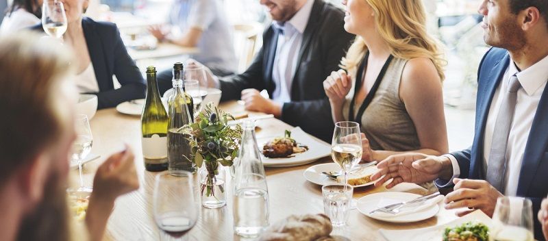 Чим закушувати горілку: як правильно пити, щоб не хворіти з похмілля, і яку краще вибирати закуску