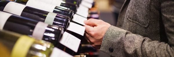 Діоксид сірки в вини: що це таке, яке вплив на організм надає хімічний консервант, маркований Е220, і навіщо його додають в напій