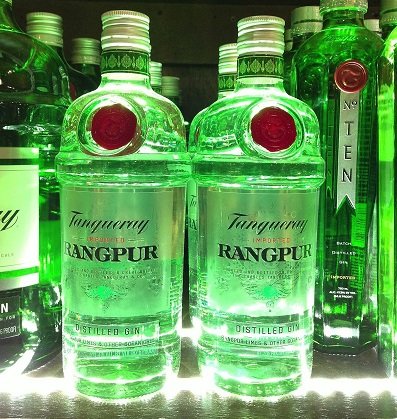 Історія Джина: короткий екскурс від батьківщини до появи сучасних марок напою